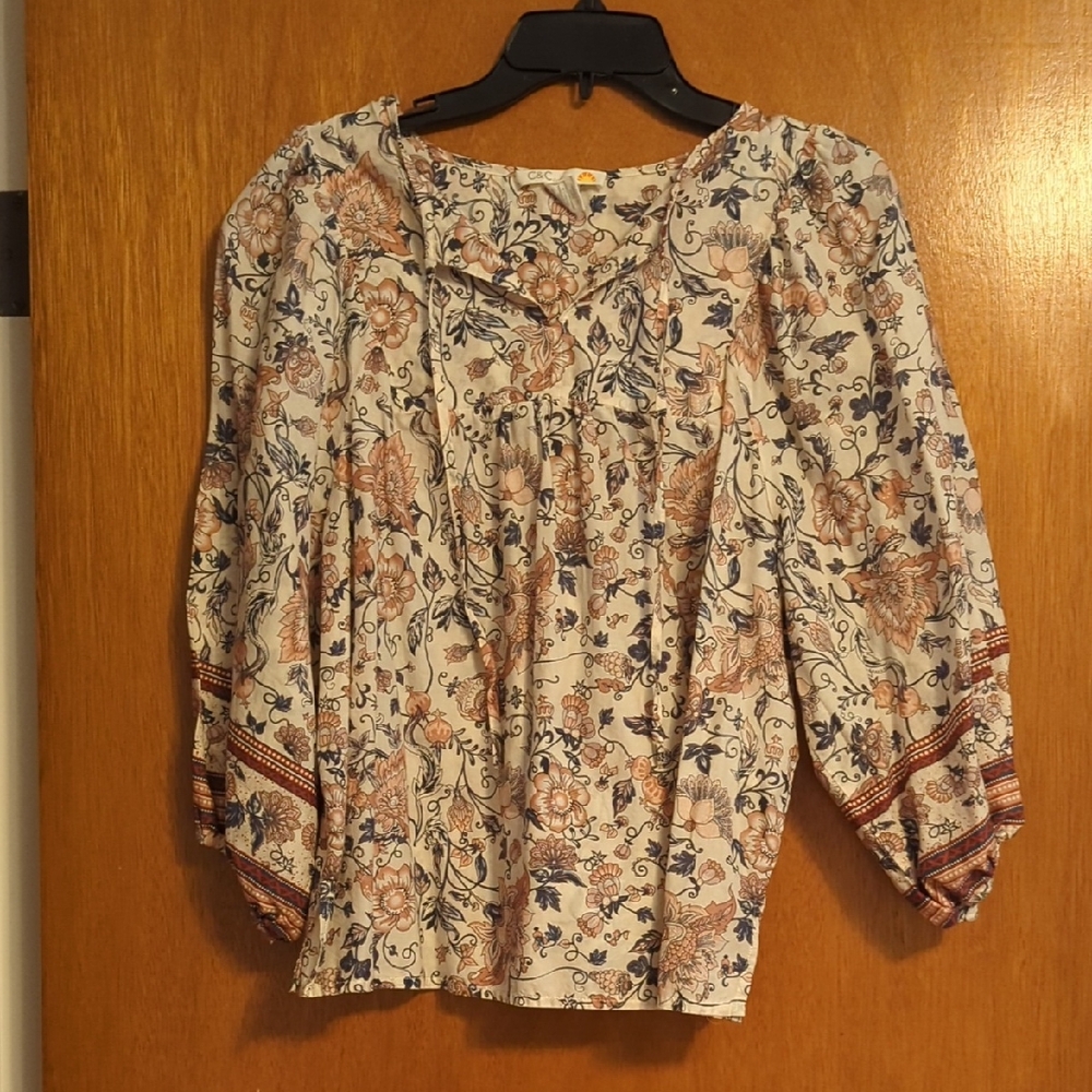 C&C California Floral Blouse in Cream and Blue